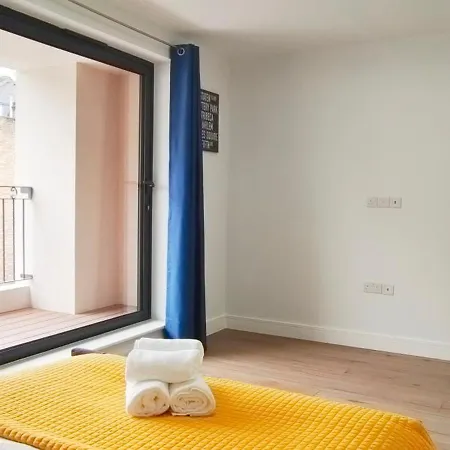 Luxurious And Modern 3B3B Apartment In Hammersmith London Exterior photo
