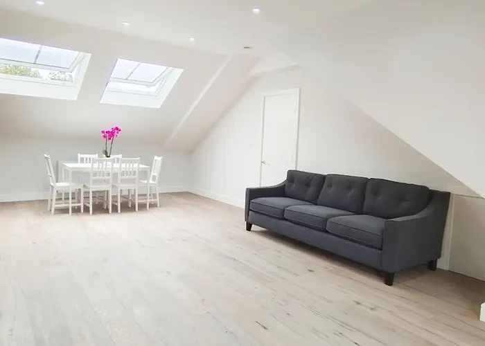 Luxurious And Modern 3B3B Apartment In Hammersmith
