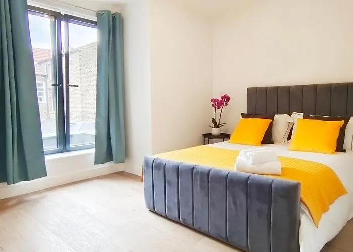 Luxurious And Modern 3B3B Apartment In Hammersmith